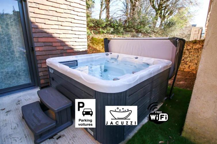 Bella, Jacuzzi Partage & Parking Avec Borne De Recharge Voiture Electrique Apartment Sarlat-la-Canéda Exterior foto